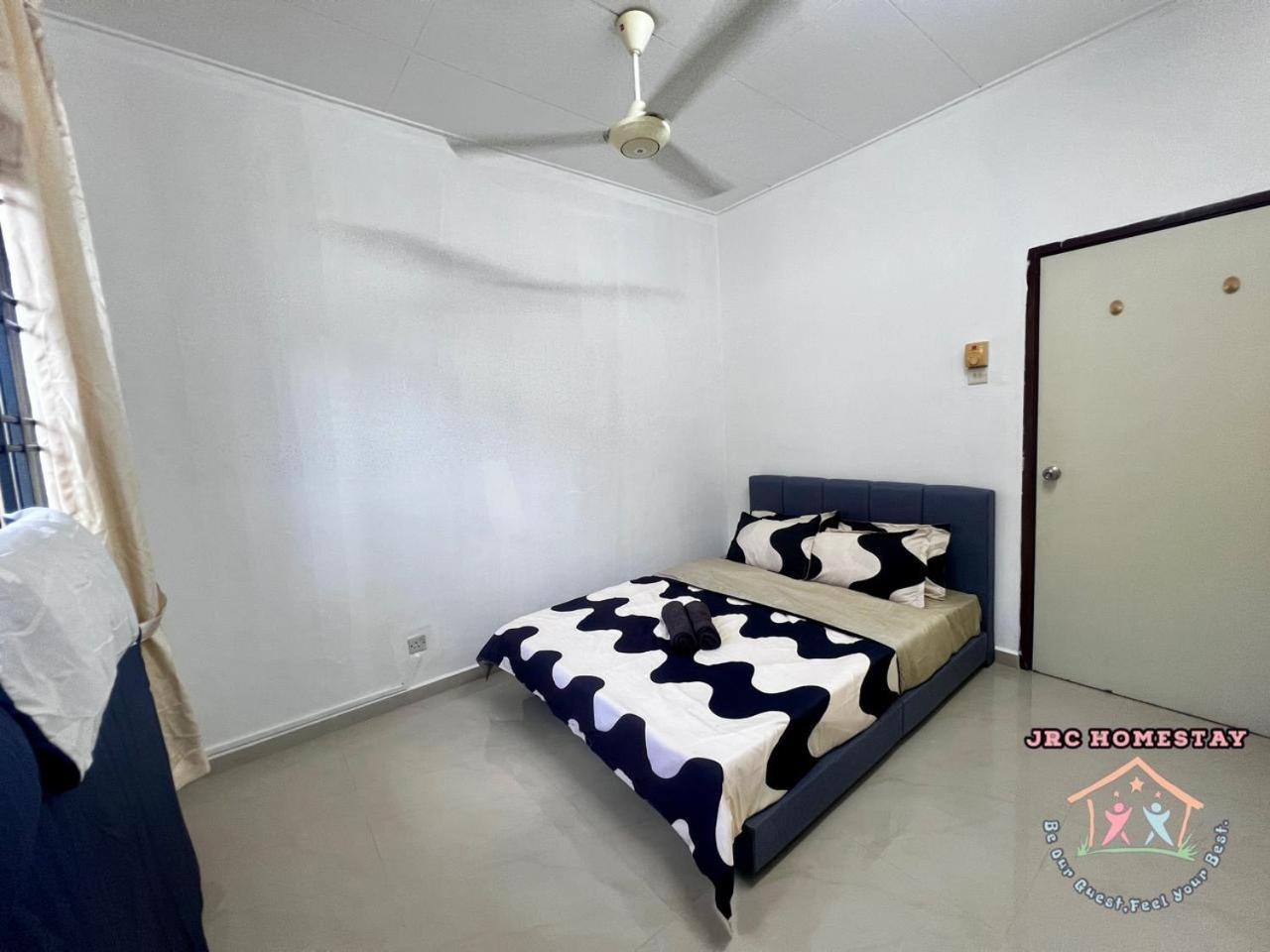 Ehsan Jaya Ikea Toppen Near Peikin Long Sing Yijia Restaurant Holiday home Johor Bahru
