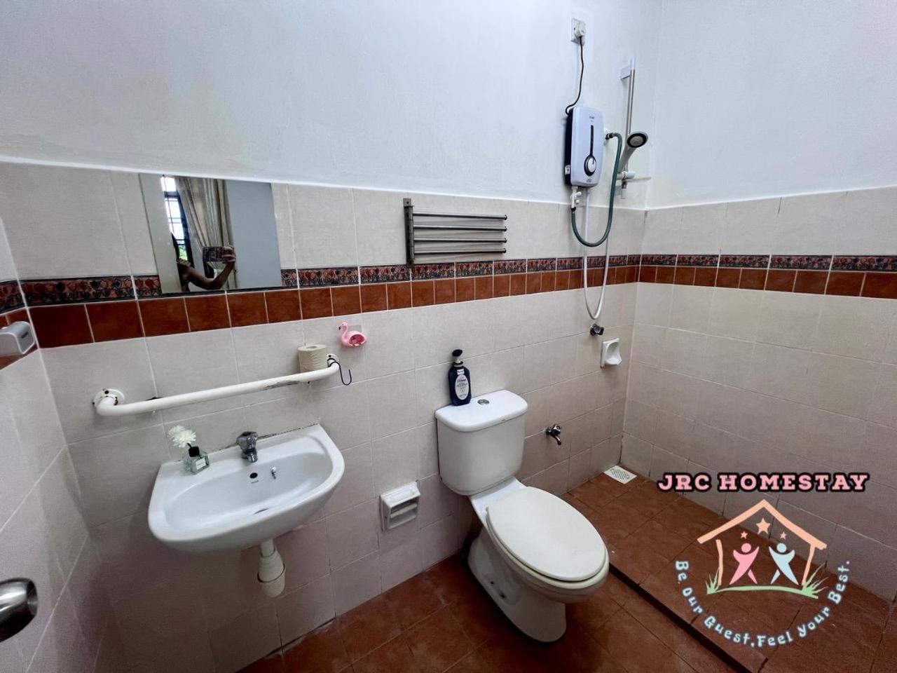 Holiday home Ehsan Jaya Ikea Toppen Near Peikin Long Sing Yijia Restaurant Johor Bahru